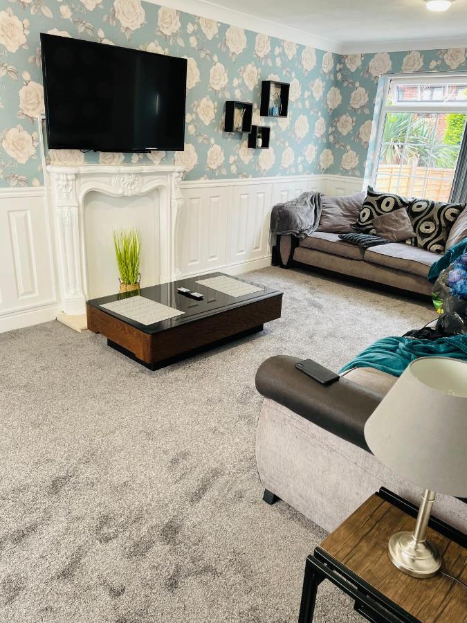 Alder House - A Modern Vibrant 4 Bedroom House Marston Green Экстерьер фото