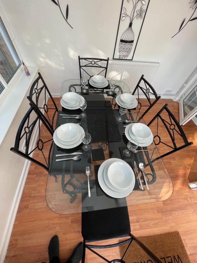 Alder House - A Modern Vibrant 4 Bedroom House Marston Green Экстерьер фото